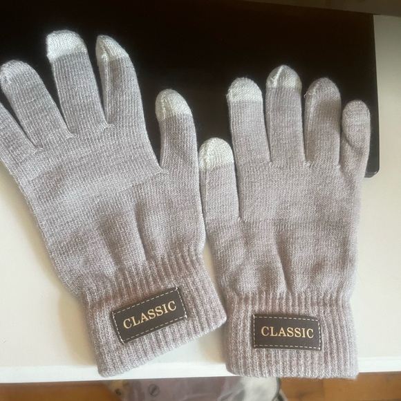 Grey Mittens - Picture 2 of 2